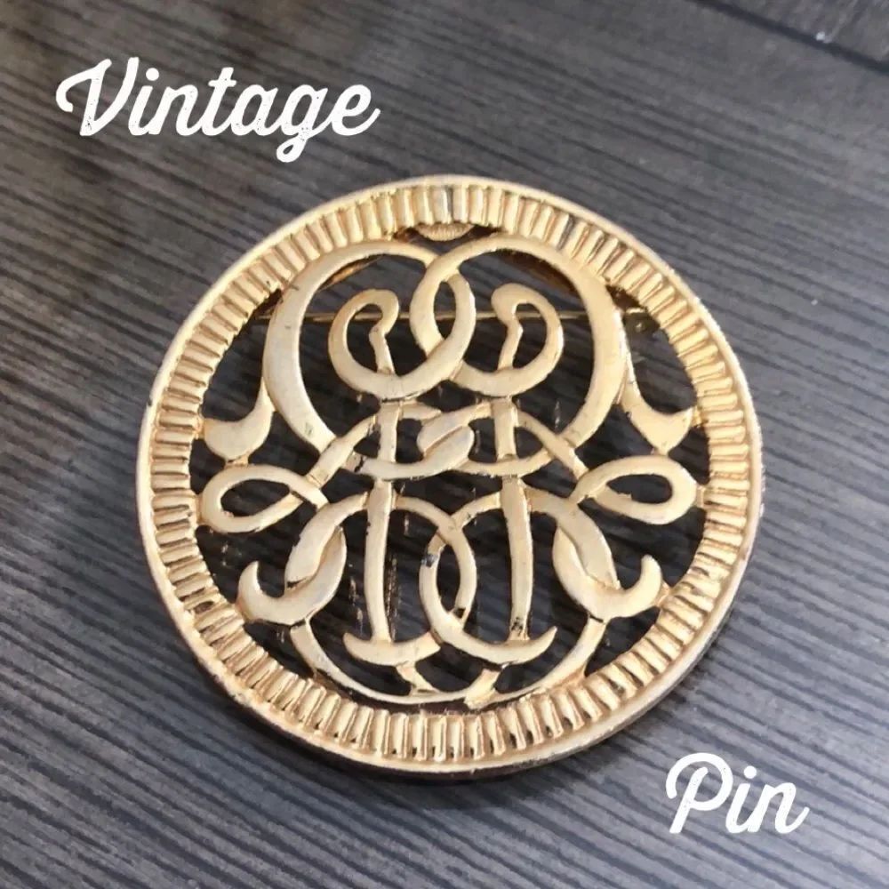 Vintage Large around Universal Monogram Pin